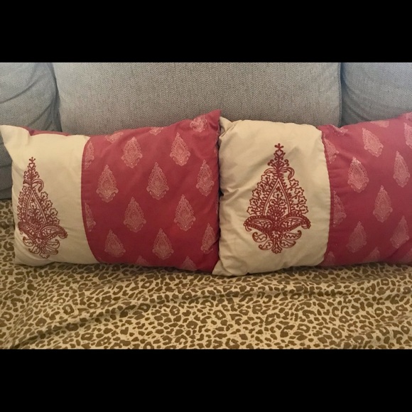 3 throw pillows. Never used. 1 Paisley and 2 burnt orange lumbar pillows. - Picture 4 of 5